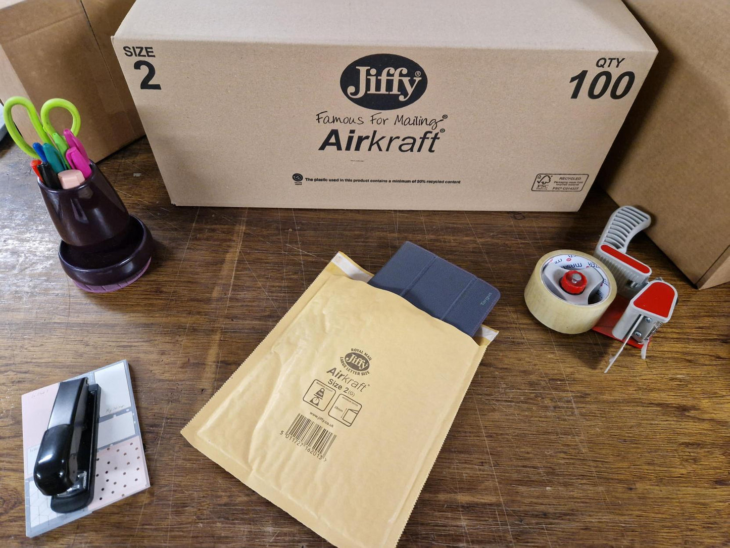 Box of Jiffy Airkraft JL2 - 240mm x 275mm (100 envelopes)
