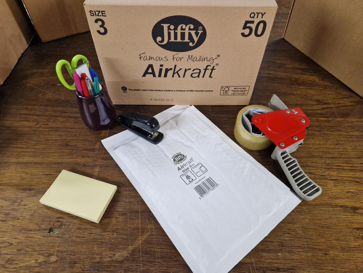 Box of White Jiffy Airkraft JL3 from Jiffy Envelopes