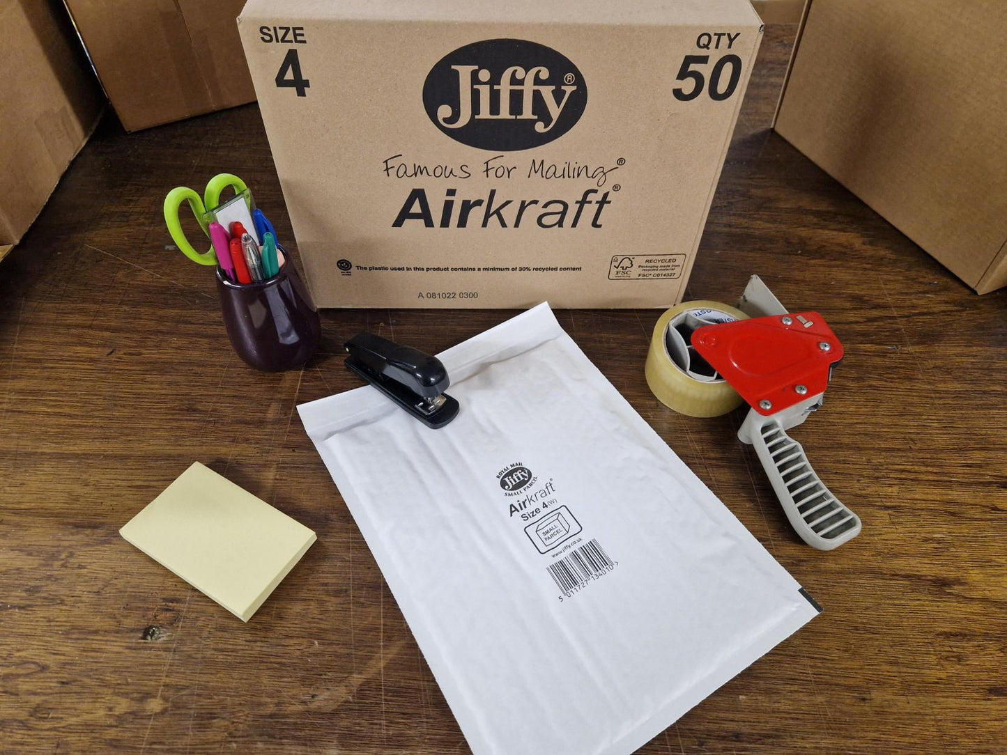 Box of white Jiffy Airkraft JL4 from Jiffy Envelopes