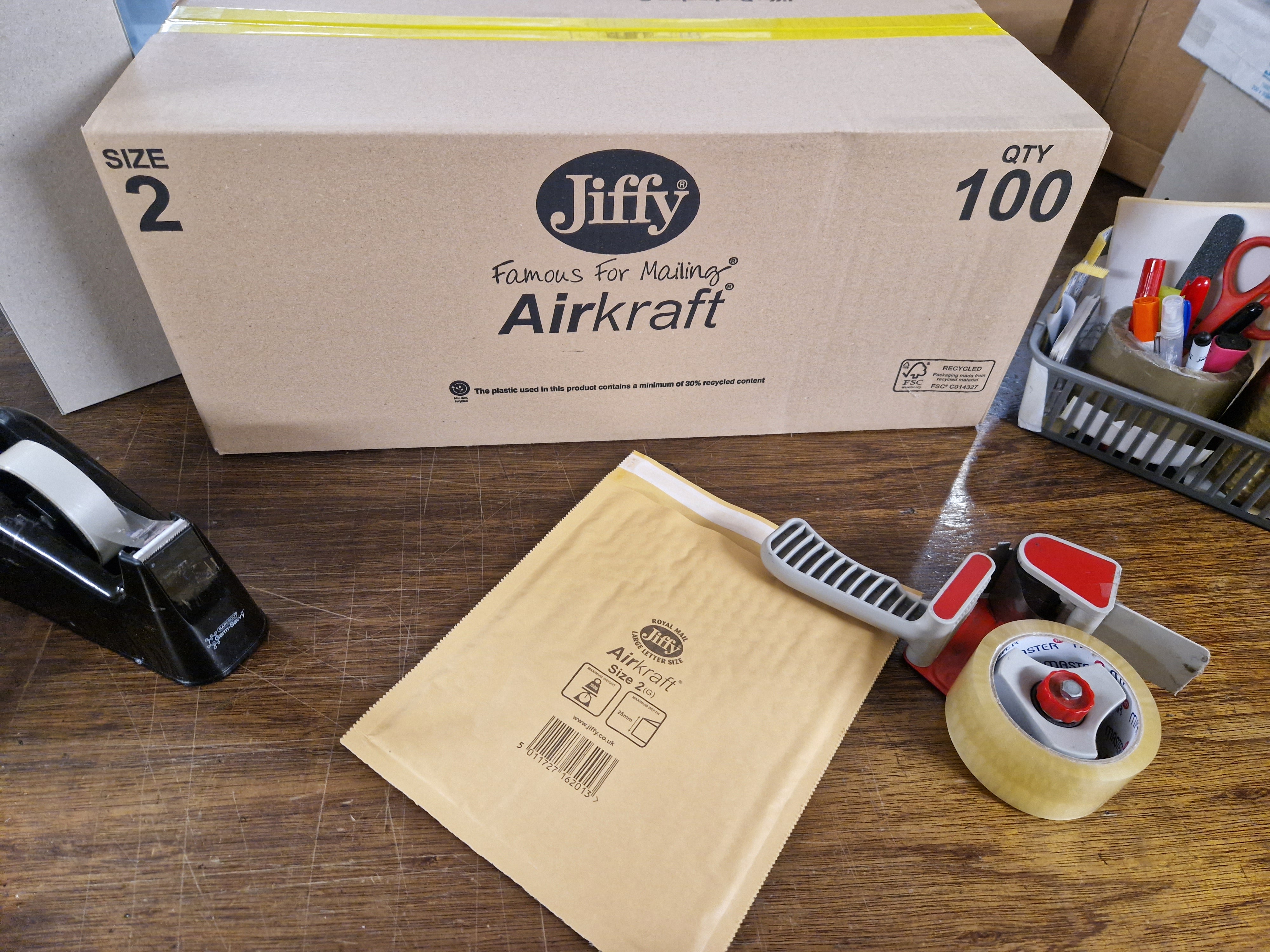Box of Jiffy Airkraft JL2 240mm x 275mm (100 envelopes) Jiffy envelope