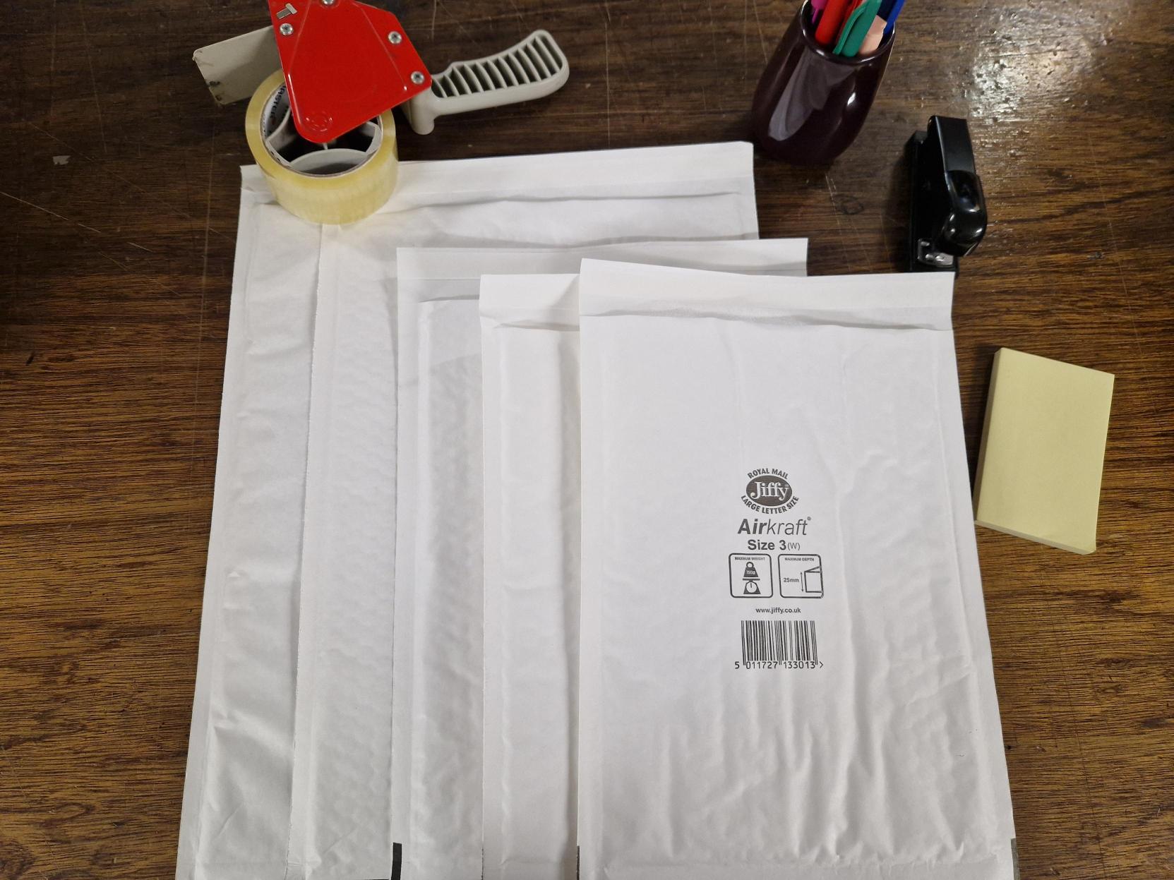 Assorted sizes of Jiffy envelopes: JL3, JL4, JL5, JL6 and JL7. Each size comes in a pack of 5, all in white colour.